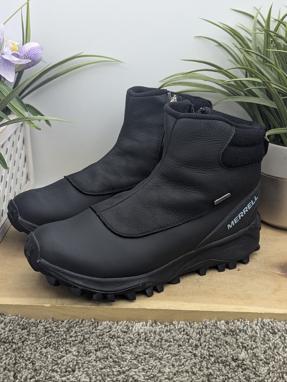 Merrell Thermal Miruna Women's Size 9 Side Zip Cold Weather Boots Hiking